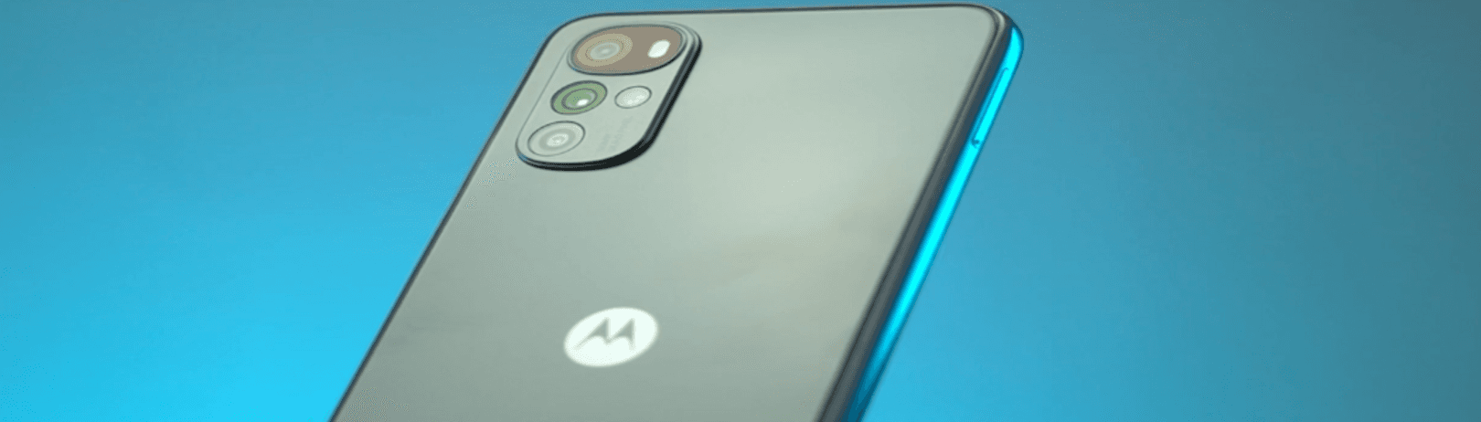 Motorola Moto G22: Nenápadne pôsobiaci základný smartfón s moderným dizajnom a extrémnou výdržou batérie